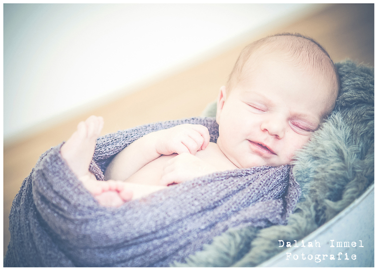 Babyfotostudio, Natürliche Babyfotografie, Fotostudio Wiesbaden, Available Light Studio, Babyfotografie Wiesbaden-007