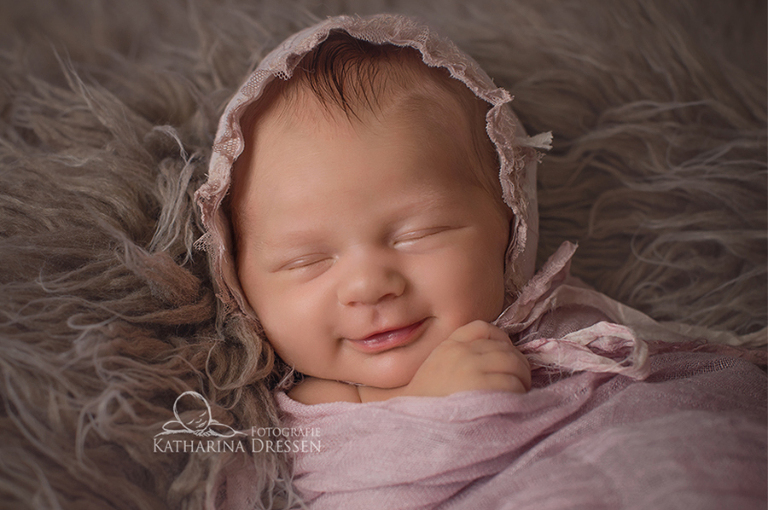 Babyfoto_Babyfotograf_Meerbusch_Babyfotos_newborn_Baby_Geburt_Babyfoto-shooting