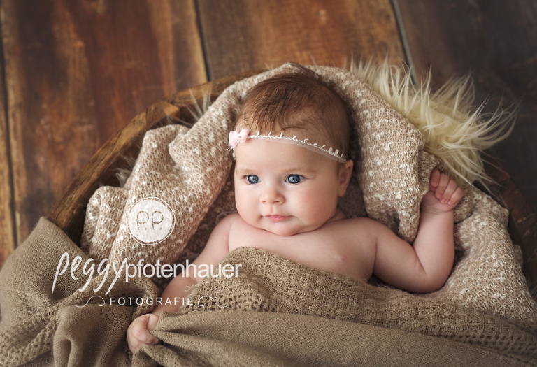 Babyfotograf Bamberg, Babyfotos in Würzburg, Babyfotografie nach amerikanischem Stil in Erlangen