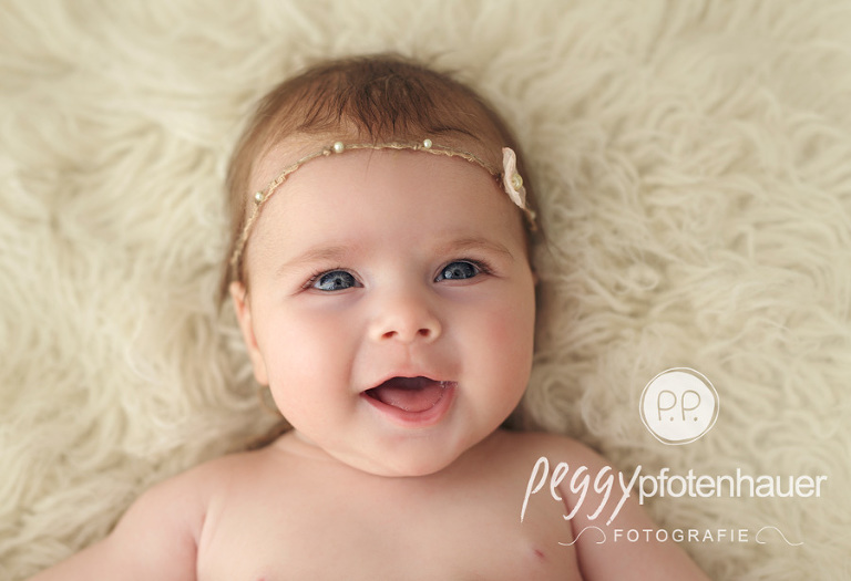 Babyfotos Bamberg, Babyfotograf Schweinfurt, natürliche Babyfotos Würzburg, süße Babyportraits Erlangen