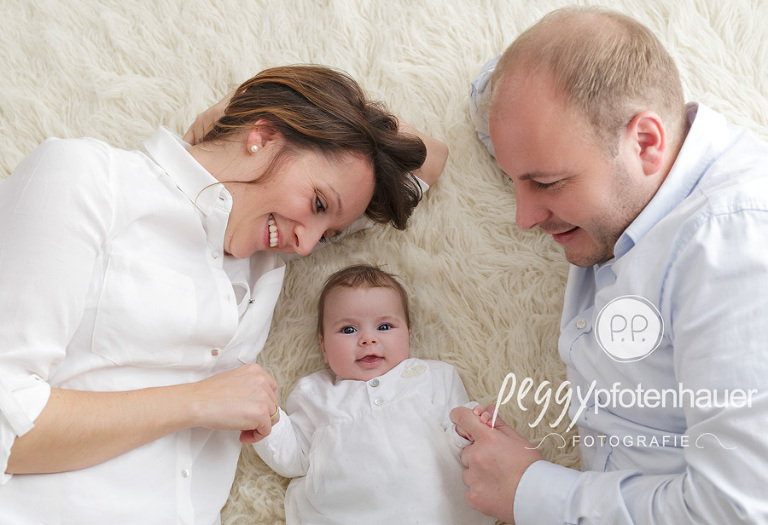 natürliche Familienfotos Bamberg, Familienfotografie Bayern, moderne Familienportraits Bayern, Familienfotograf Erlangen