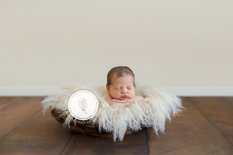 einzigartige_babyerinnerungen_neugeborenenshooting_babyfotograf_anne_deml_fotostudio_muenchen_ingolstadt_geburt_krankenhaus_hebamme_charlotta_13