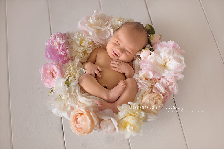 Fotoshooting_Babyfotograf_Fotograf_Duesseldorf_Fotografie_Katharina_Dressen_Neuss_Neugeborenes_Baby