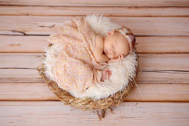 Neugeborenen-Fotoshooting-Ann-Geddes-Paderborn-Wynn Photodesign-Merle-Geschwisterfotografie-3