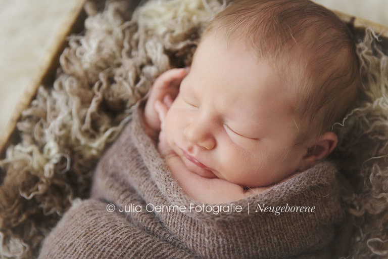 natürliche-romantische-neugeborenenfotos-babyfotos-newborn-fotos-fotostudio-junge-leipzig-halle-dresden-chemnitz-julia-oehme-0314-blog3