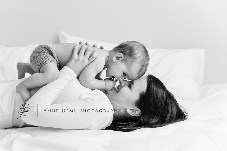 babyfotos_mit_mama_papa_eltern_baby_erstes_jahr_niedlich_suess_besondere_babybilder_muenchen_freising_augsburg_anne_deml_leon_6