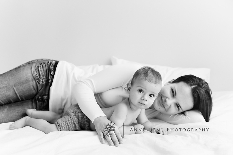 babyfotos_mit_mama_papa_eltern_baby_erstes_jahr_niedlich_suess_besondere_babybilder_muenchen_freising_augsburg_anne_deml_leon_7