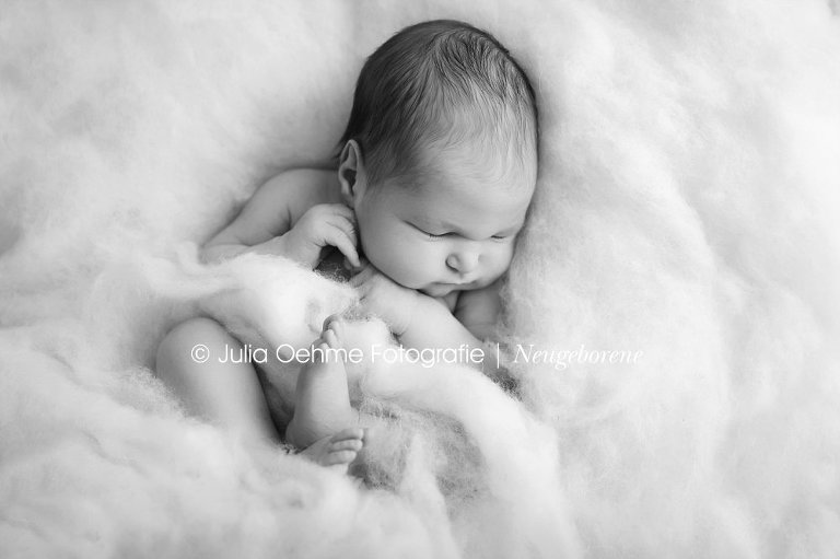 moderne fotos baby babyfotos neugeborenenfotos babybilder newborn niedlich leipzig halle chemnitz dresden berlin mädchen julia oehme 1114_0071