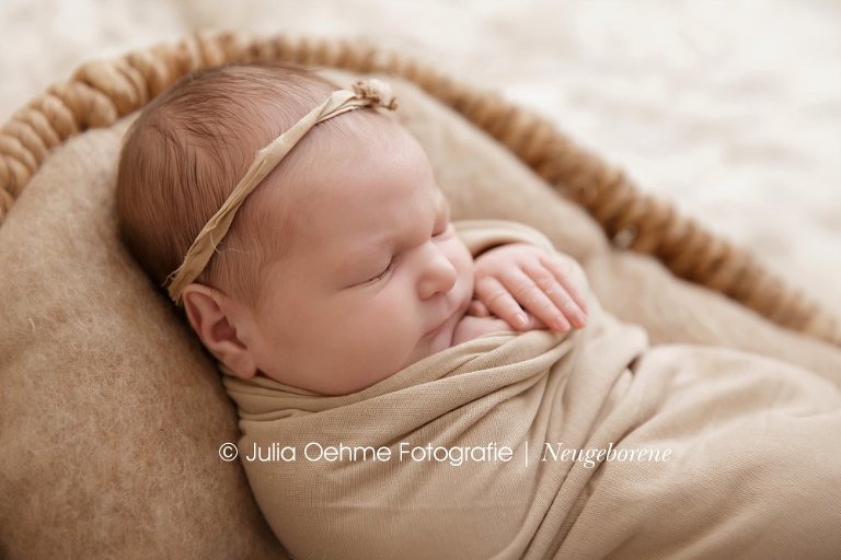 moderne fotos baby babyfotos neugeborenenfotos babybilder newborn niedlich leipzig halle chemnitz dresden berlin mädchen julia oehme 1114_0074