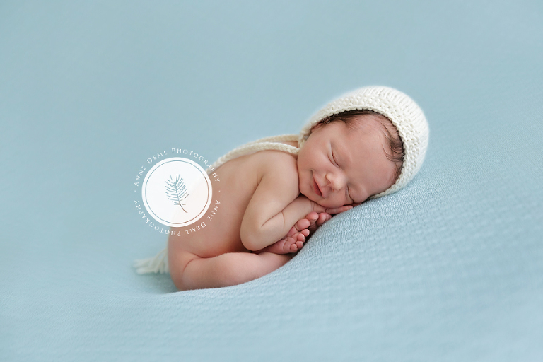 babyfotograf_muenchen_engelslaecheln_suesse_babyfotos_besondere_babyfotografie_augsburg_babyshooting_freising_anne_deml_neugeborenenshooting_fotostudio_5