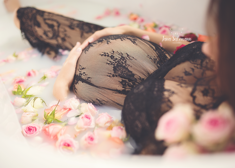 Babybauch Milchbad berlin