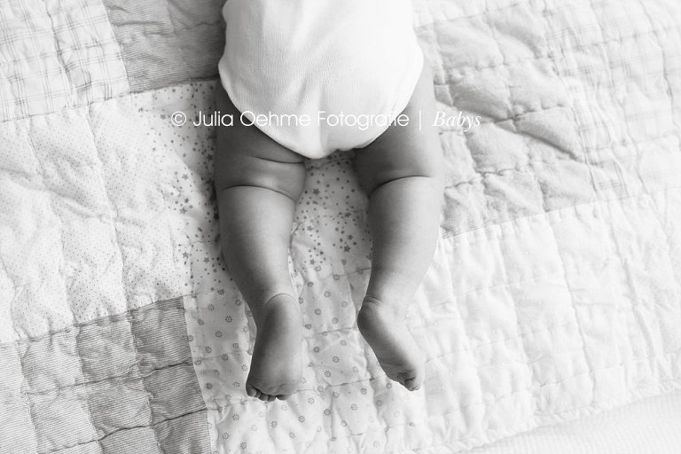 Baby bei Babyfotos in Leipzig von Julia Oehme