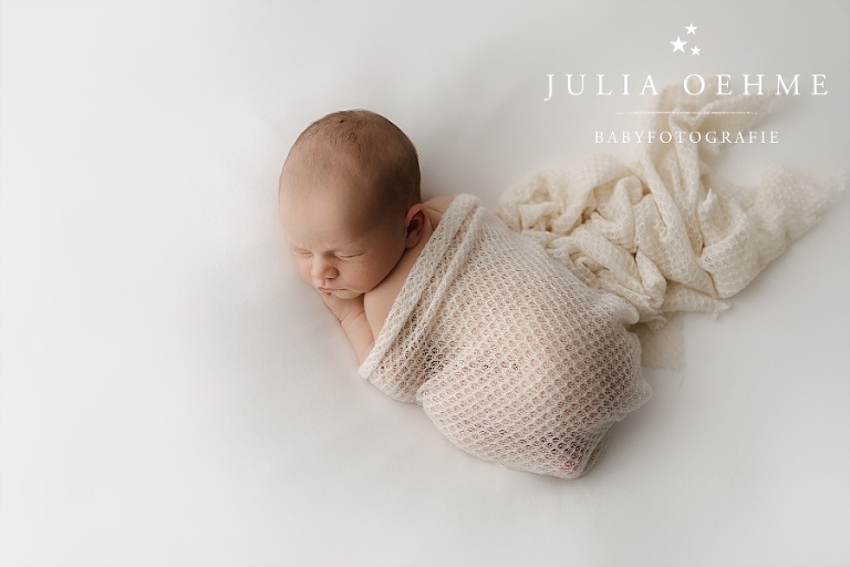 schlafendes neugeborenes fotoshooting julia oehme