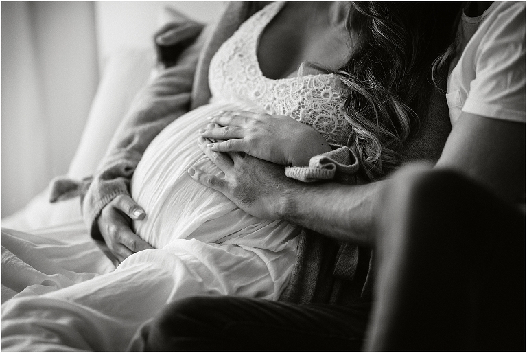 Corinne Chollet, Schwangerschaftsbilder, Schwangerschaftsfotograf, Schwangerschaftsfoto; Babybauch Foto, Babybauch Bilder, Babybauch Fotograf, natürliche Babybauchbilder, Fotograf St. Gallen, Fotograf Arbon, Fotograf Ostschweiz