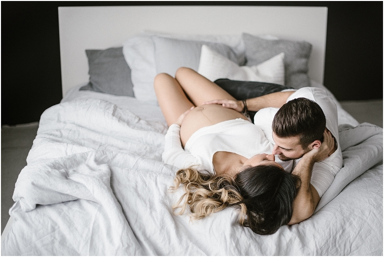 Corinne Chollet, Schwangerschaftsbilder, Schwangerschaftsfotograf, Schwangerschaftsfoto; Babybauch Foto, Babybauch Bilder, Babybauch Fotograf, natürliche Babybauchbilder, Fotograf St. Gallen, Fotograf Arbon, Fotograf Ostschweiz